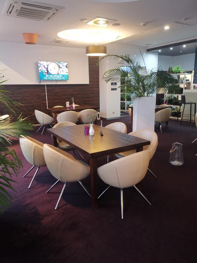 Apartament Prywatny Salon Z Aneksem Kuchennym I Sypialnia W Hotelu Diva Kołobrzeg Exteriör bild