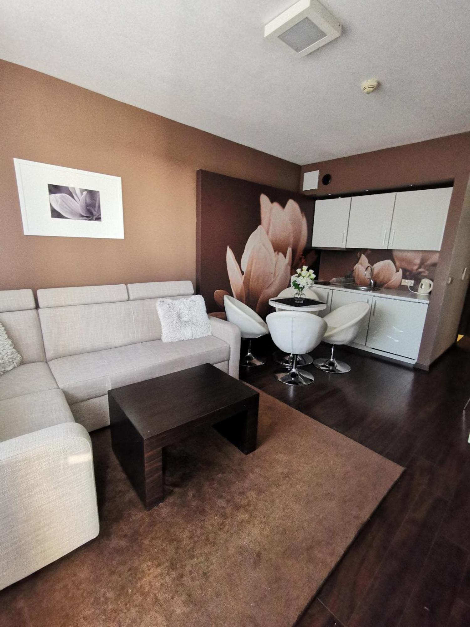 Apartament Prywatny Salon Z Aneksem Kuchennym I Sypialnia W Hotelu Diva Kołobrzeg Rum bild